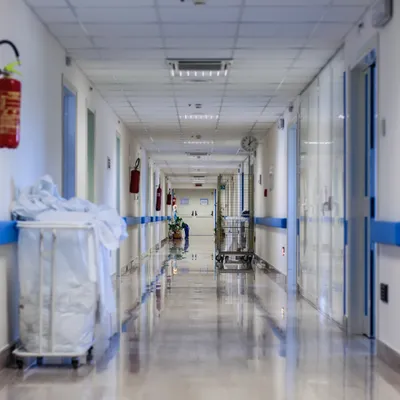 Amputée après une fracture à la cheville au CHU de Poitiers : une...