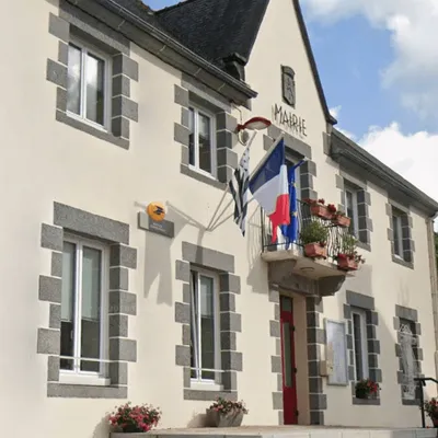 Ils auraient cambriolé plus de 60 agences postales en Bretagne, 4...