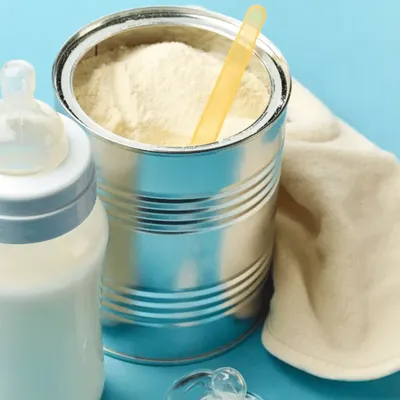 Lait infantile contaminé : enquête ouverte après la mort d’un...