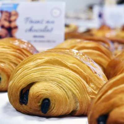 Qui fera le meilleur pain au chocolat de France ? 30 boulangers en...