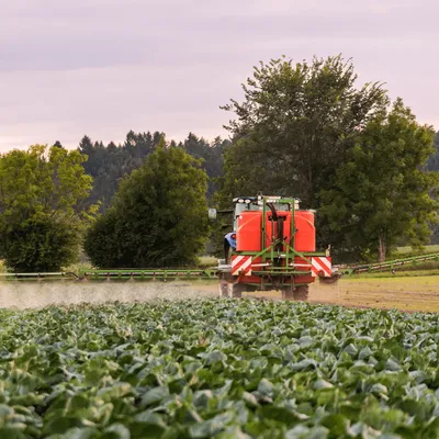 Pesticides et suicides : une étude de l’université de Poitiers...