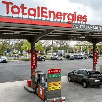 Crise du carburant : les stations Total prises d'assaut, certaines...
