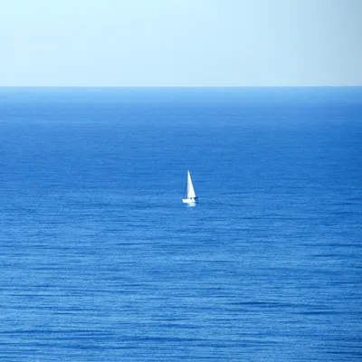 Mystère autour d'un voilier à la dérive au large de la côte atlantique