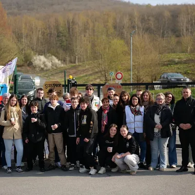 Mobilisation devant le lycée Jean Moulin de Revin pour plus de moyens