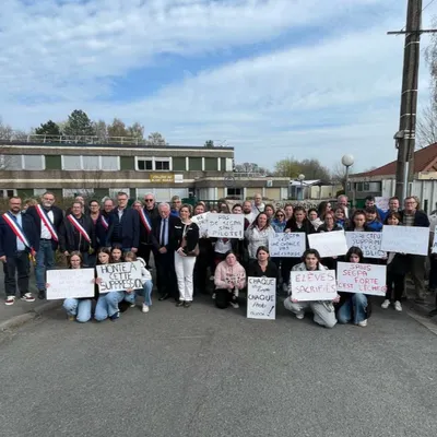 Mobilisation des parents, élèves et professeurs d'un collège