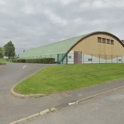 Feux, nuisances sonores et tensions : des jeunes impliqués dans un...