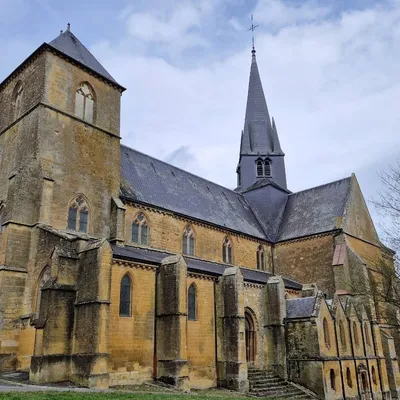 Ardennes - L'église d'une commune dégradée, deux jeunes pris sur le...