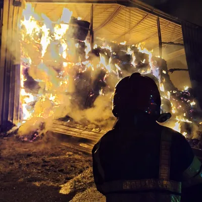 Ardennes - Un hangar agricole totalement embrasé ce mercredi matin