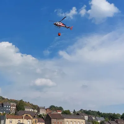 Ardennes - Incendie de Monthermé : un hélicoptère bombardier d’eau...