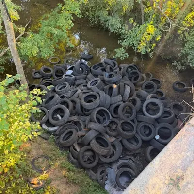 Ardennes - Des centaines de pneus retrouvés dans une rivière