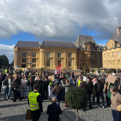 Ardennes – Des rassemblements devant les mairies après les...