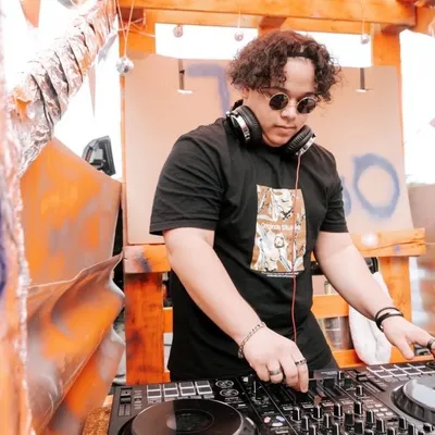 Découvrez DJ Hugo, nouveau DJ du Club RVM !