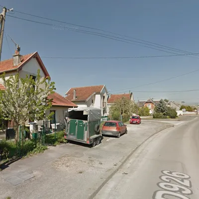 Une cheminée s'effondre dans une maison après un incendie