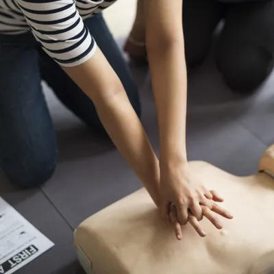 200 volontaires se relaient pour effectuer un massage cardiaque