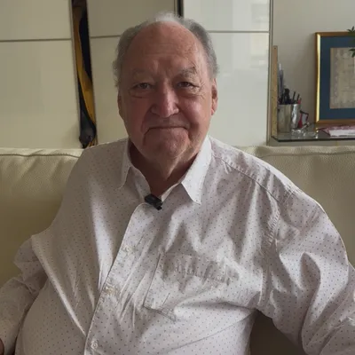 Roland Cayrol alerte sur la fragilité des démocraties dans son...