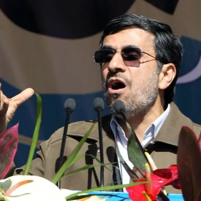 Ahmadinejad et l’après-Khamenei : les révélations qui secouent Téhéran