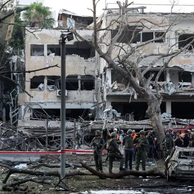 Iran-Israël : frappes mutuelles, appel à la paix ; impasse sur les...