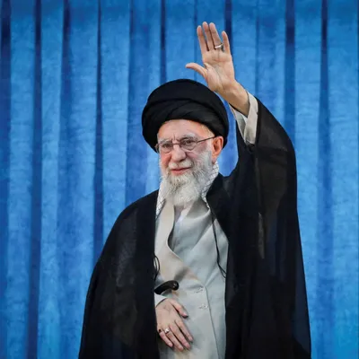 Iran : derniers préparatifs avant les funérailles nationales d'Ali...