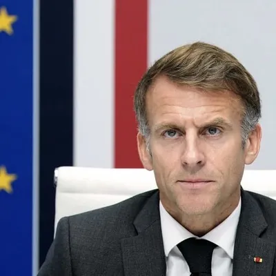 France : Macron face aux lycéens et aux forces de l’ordre avant une...