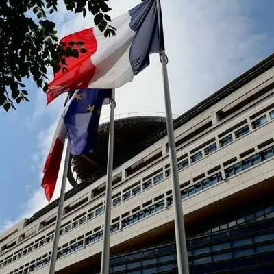 Dette française : la hausse des taux menace-t-elle les services...
