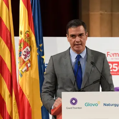 Régularisation de 500.000 sans-papiers : le processus commence en...