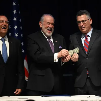 Jérusalem : les États-Unis scellent un bail de 99 ans pour leur...