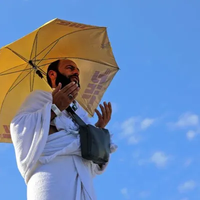  Le Mont Arafat : Moment clé du pèlerinage annuel avec plus d’un...