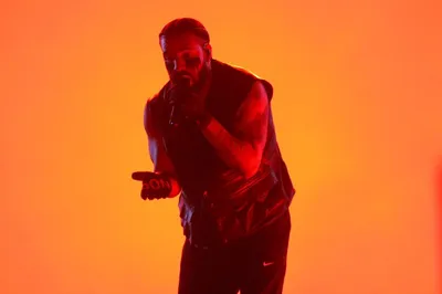 Drake lance le pack FOMO : HABIBTI Deluxe avec Don Toliver