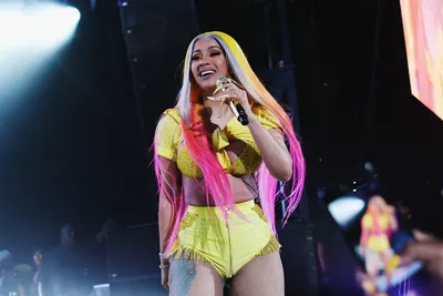 Cardi B demande à ses fans d'éviter les bagarres lors de ses concerts