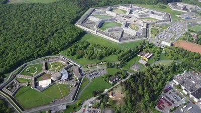Prison de Fleury-Mérogis : une salle de procès pour juger les...