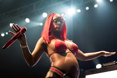 Sexyy Red lance son nouvel album et s'engage pour sa ville