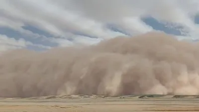 Tempête au Sahara : un mur de sable de 1 600 km impressionne