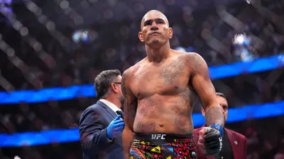 Avant d’affronter Ciryl Gane, Alex Pereira impressionne déjà sur la...