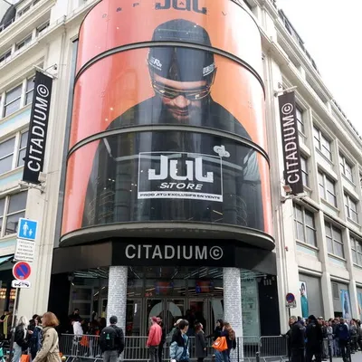 Jul ouvre une boutique éphémère à Paris pour son nouvel album