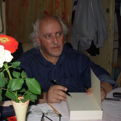 Mohamed Benchicou, le journal en partage et les livres en héritage !