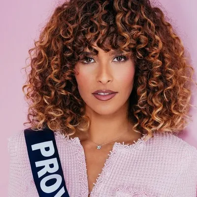 [ Société ] Julie Zitouni destituée de Miss Provence : elle porte...