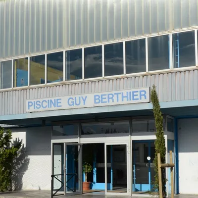 [Société/Sport ] Bonne nouvelle pour les nageurs : la piscine...