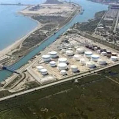 Pêcheurs en colère : le terminal pétrolier de Fos-sur-Mer bloqué...