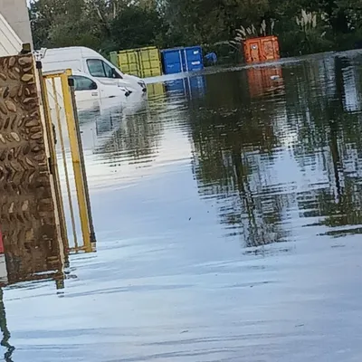 Pluies historiques dans les Bouches-du-Rhône : Martigues,...