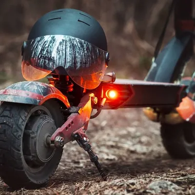 Trottinettes électriques : vers une généralisation du casque...