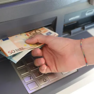 Nîmes : une femme agressée au distributeur, un suspect interpellé