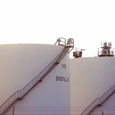 [ Société ] Pollution aux hydrocarbures dans le port de Fos-sur-Mer...