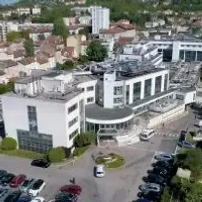 Grève à la clinique Jeanne d’Arc : les salariés dénoncent une...