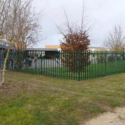 La cour de récréation agrandie 8 ans après sa construction