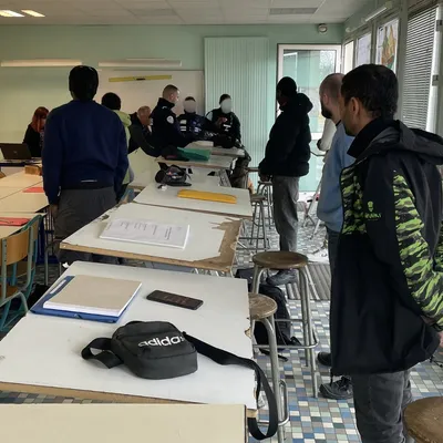 Action de la police pour rechercher des stupéfiants au CFA Bâtiment...
