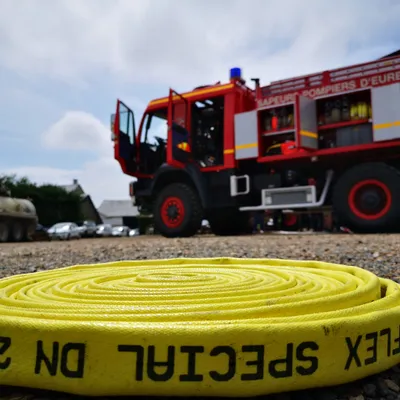 50 sapeurs-pompiers mobilisés pour un incendie le long de la RN12