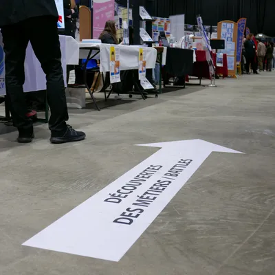 🔊 Élèves, étudiants et parents défilent au Salon de l'apprentissage