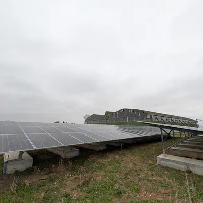 🔊 196 000 panneaux solaires et 100M€ d'investissement : la géante...