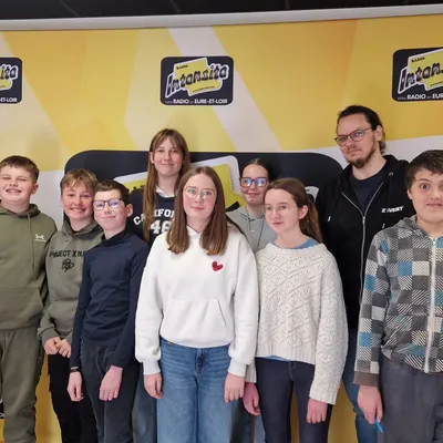 Des élèves du collège Zola de Châteaudun aux commandes de Radio...