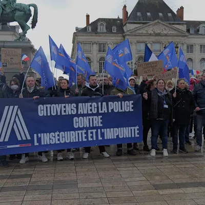 ORLÉANS - 400 personnes pour soutenir la Police
